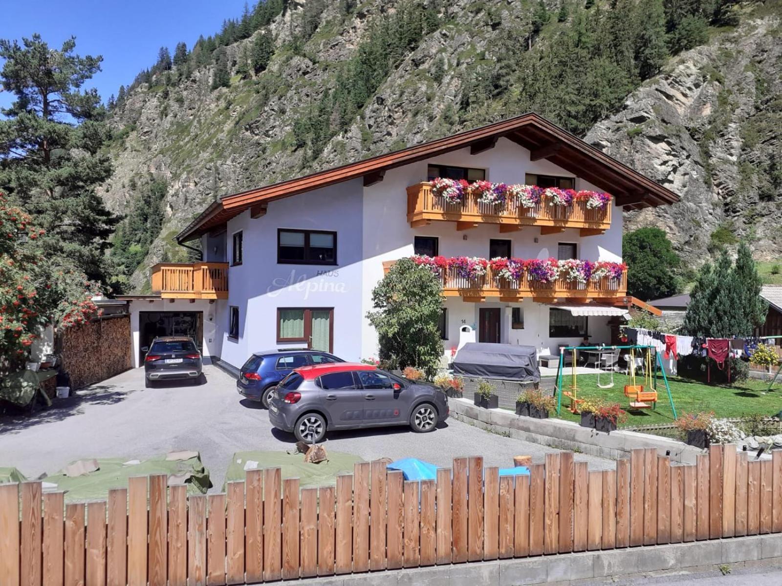 Hotel Haus Alpina à Längenfeld Extérieur photo